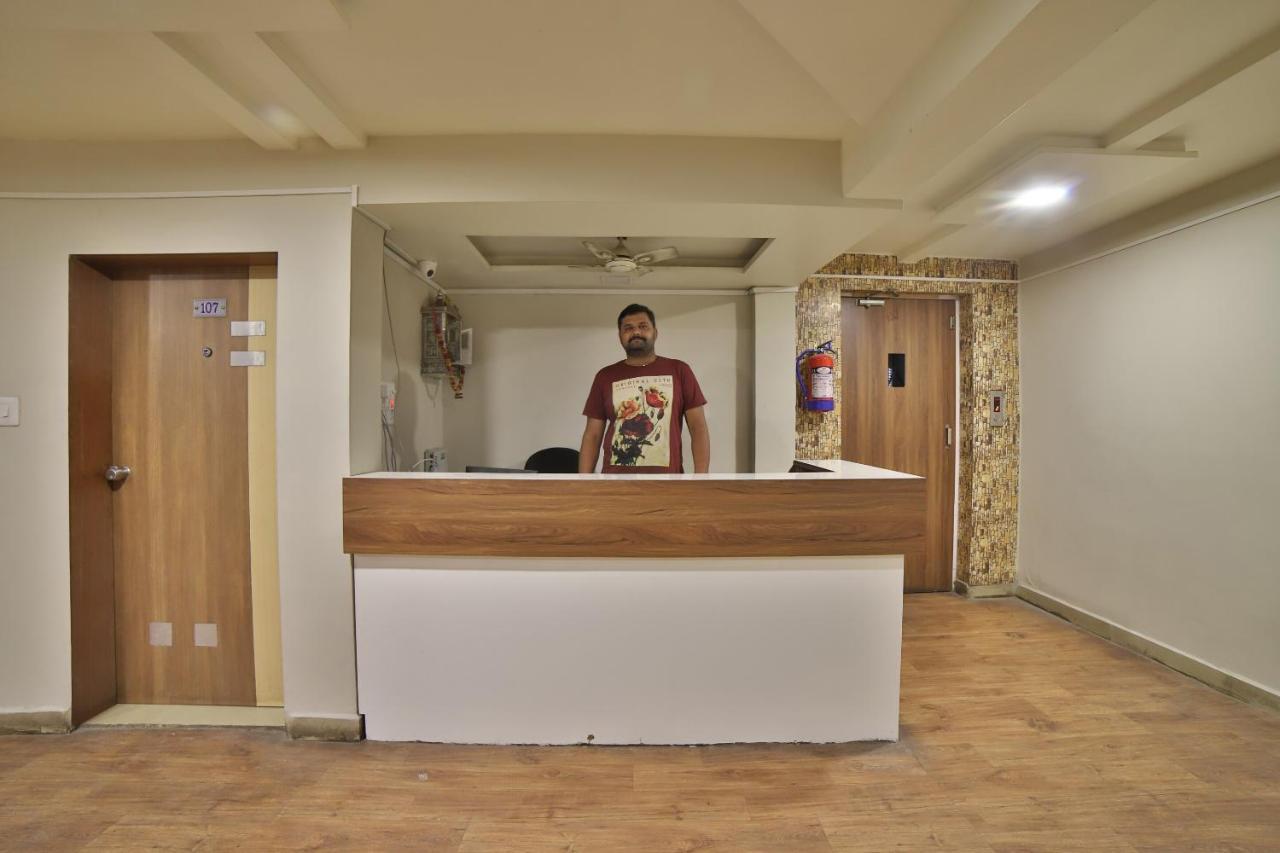 Jāmnagar Oyo 41929 Hotel Loyal Residency المظهر الخارجي الصورة