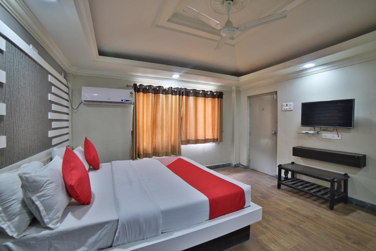 Jāmnagar Oyo 41929 Hotel Loyal Residency المظهر الخارجي الصورة