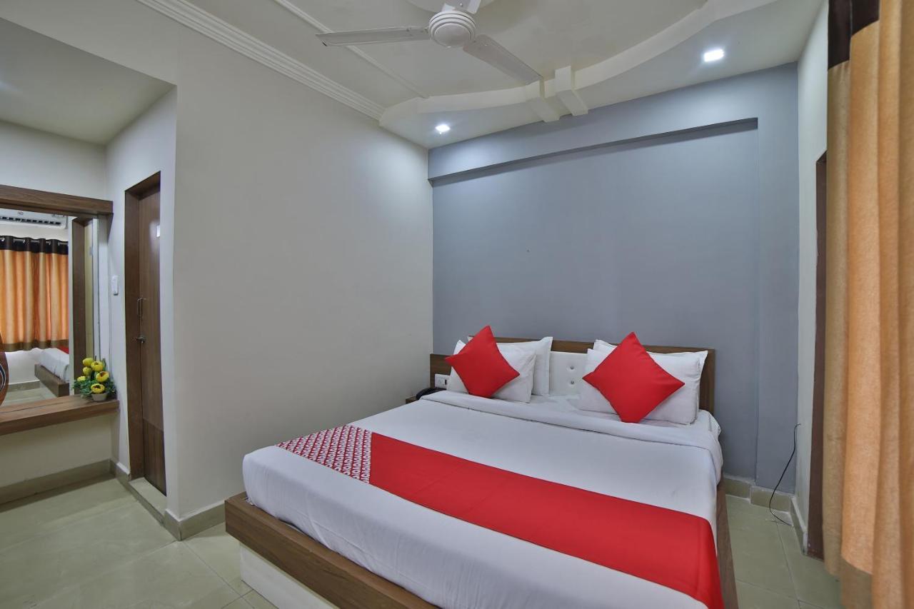 Jāmnagar Oyo 41929 Hotel Loyal Residency المظهر الخارجي الصورة
