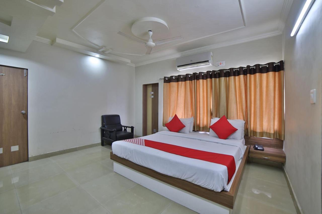 Jāmnagar Oyo 41929 Hotel Loyal Residency المظهر الخارجي الصورة