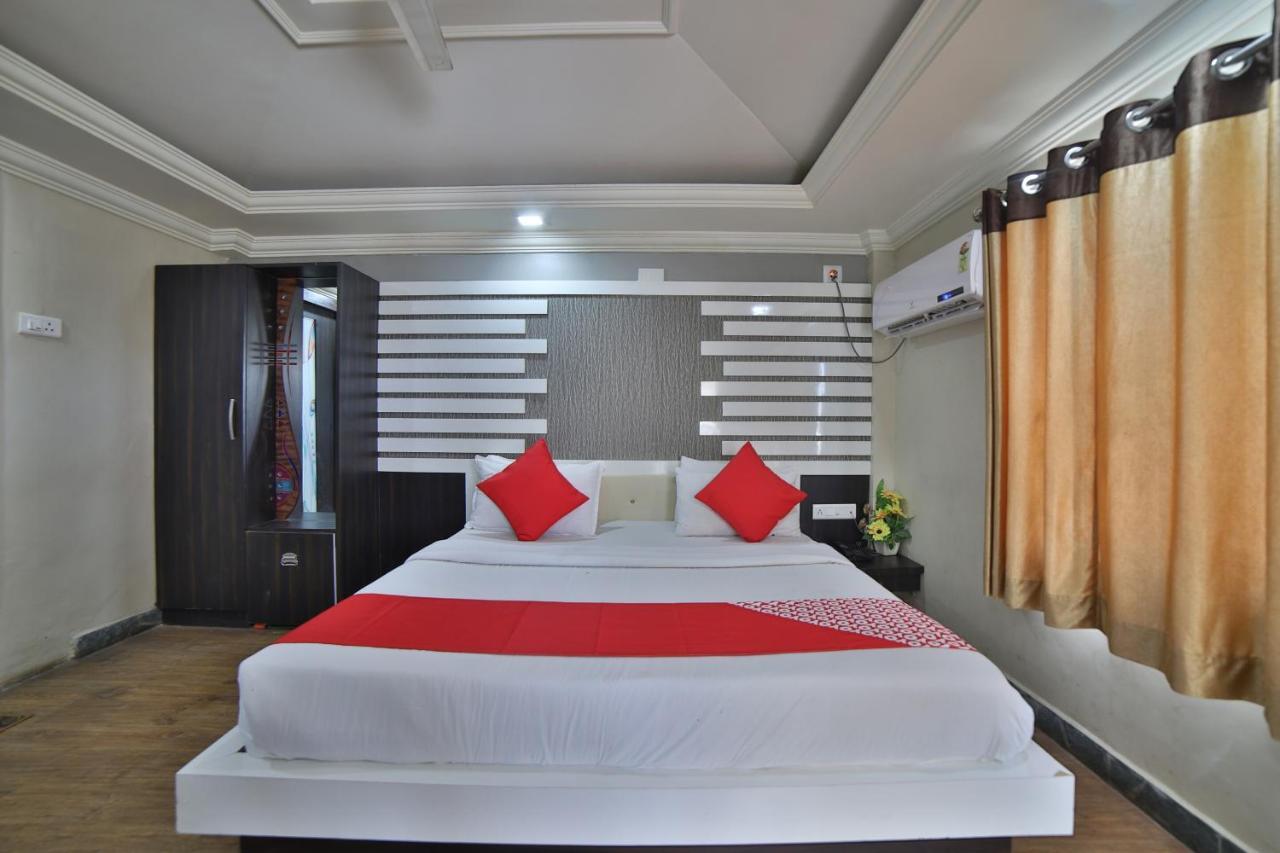 Jāmnagar Oyo 41929 Hotel Loyal Residency المظهر الخارجي الصورة
