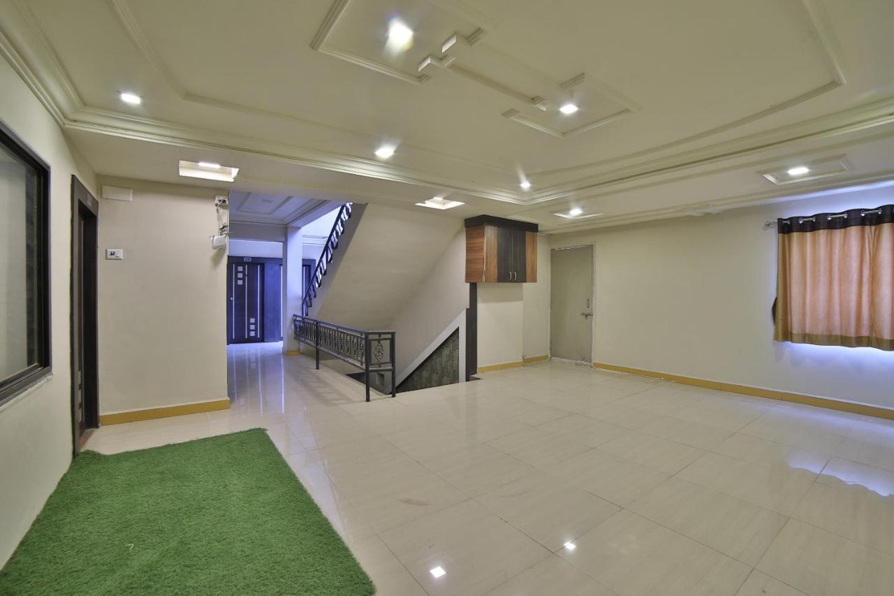 Jāmnagar Oyo 41929 Hotel Loyal Residency المظهر الخارجي الصورة